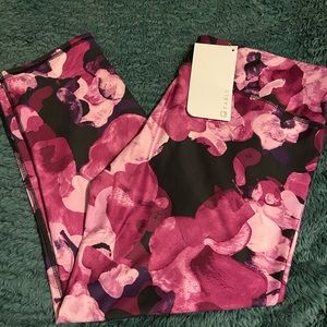 Fabletics XL Capri NWT